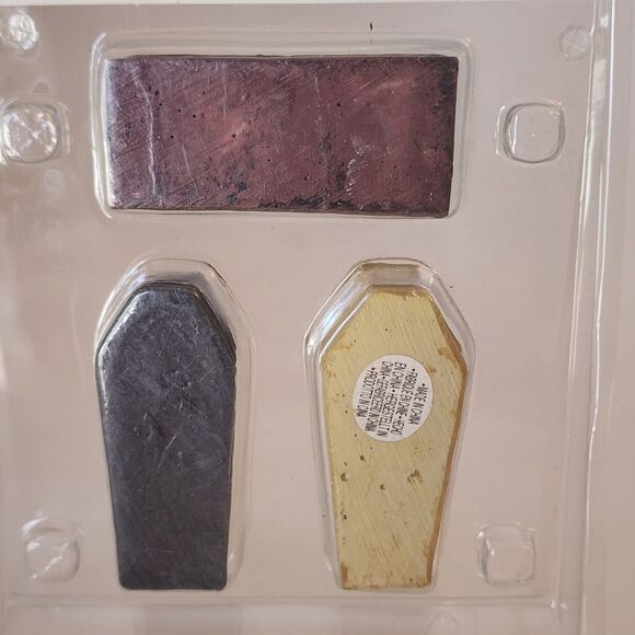 LEMAX Spooky Town Set of 3 Coffins 2007 New In Packaging #14853 - Picture 5 of 11